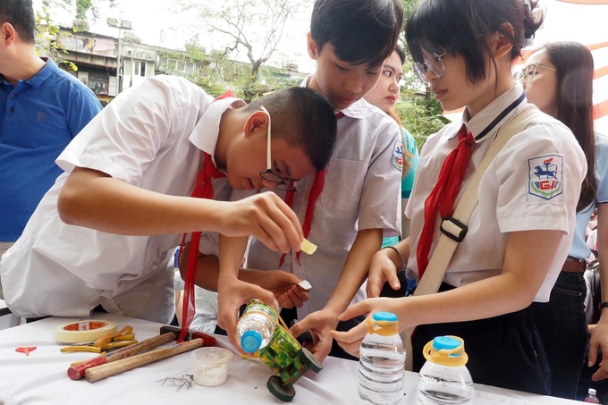 Học sinh Hà Nội trải nghiệm sáng tạo sản phẩm trên đường đua kỳ thú - 1