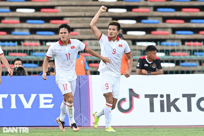 U22 Việt Nam thua 2-3 trước 10 người của U22 Indonesia - 1
