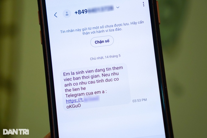 Tin nhắn gạ tình, lừa đảo vẫn xuất hiện tràn lan - 1