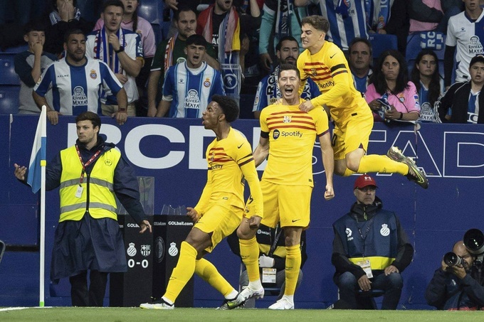 Barcelona vô địch La Liga sớm 4 vòng đấu - 2