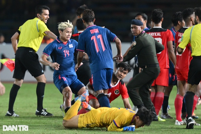 HLV U22 Indonesia: Phía Thái Lan khơi mào cho vụ ẩu đả - 4