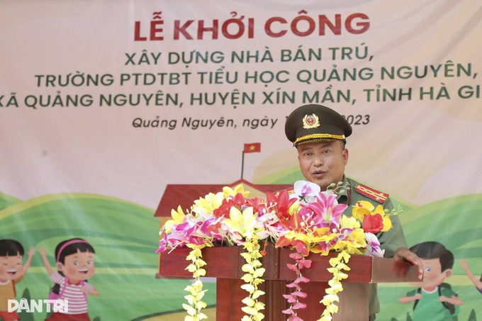 Khởi công nhà bán trú tại nơi học sinh ở nhà tôn nóng như lò bánh mì - 7 Khởi công nhà bán trú tại nơi học sinh ở nhà tôn nóng như lò bánh mì - 7