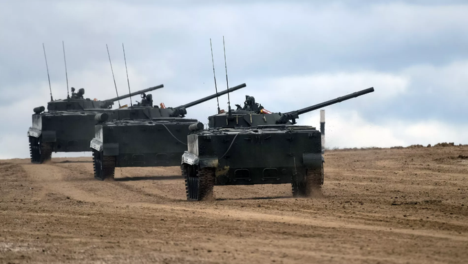 Khí tài Nga phóng hỏa lực, san phẳng cứ điểm Ukraine - 2 Khí tài Nga phóng hỏa lực, san phẳng cứ điểm Ukraine - 2
