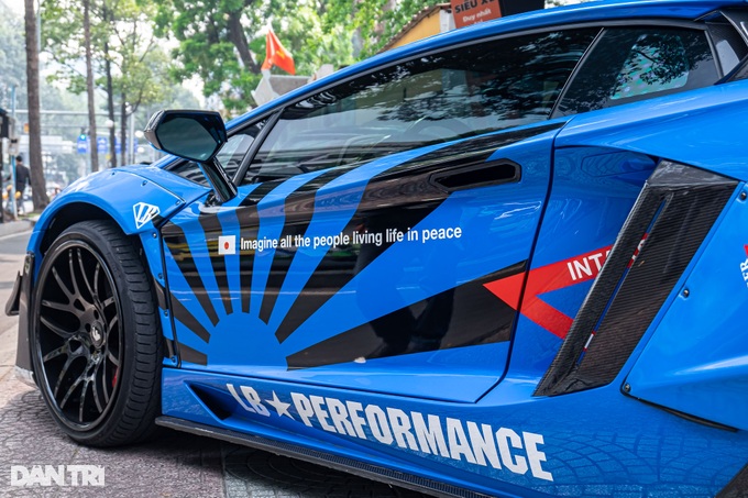Ngắm siêu xe Lamborghini Aventador độ Liberty Walk độc nhất Việt Nam - 1