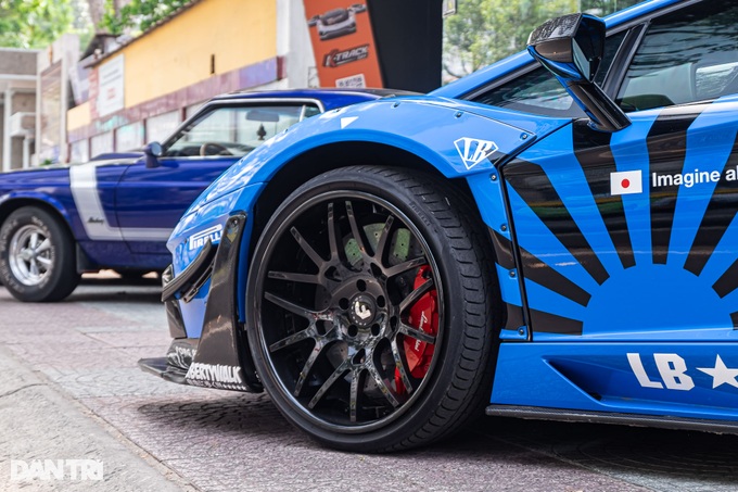 Ngắm siêu xe Lamborghini Aventador độ Liberty Walk độc nhất Việt Nam - 10