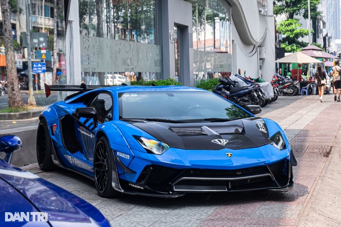 Ngắm siêu xe Lamborghini Aventador độ Liberty Walk độc nhất Việt Nam - 2