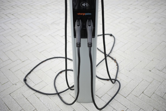 Mỹ: Vì sao nhiều trạm sạc pin ô tô điện hay hỏng? - 1