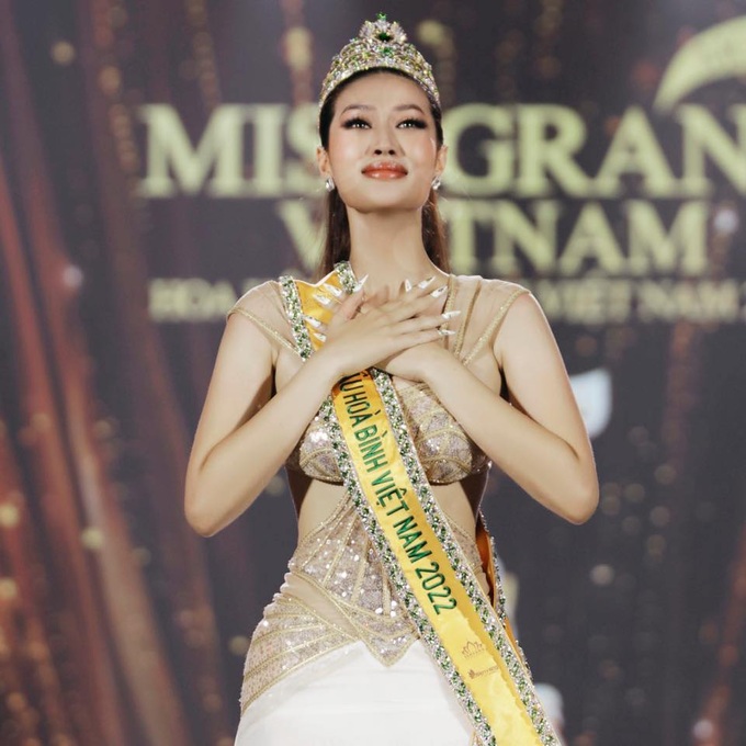 Hoa hậu Thiên Ân: Nhan sắc thăng hạng, nghi vấn hẹn hò nam diễn viên - 1