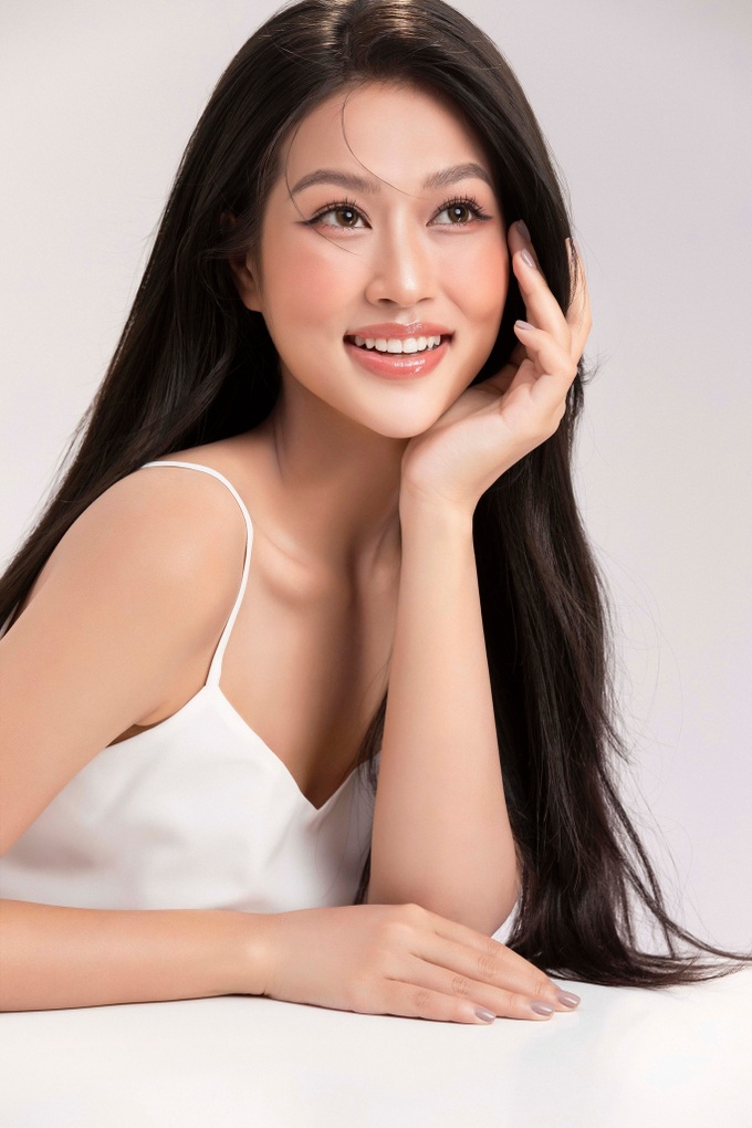Hoa hậu Thiên Ân: Nhan sắc thăng hạng, nghi vấn hẹn hò nam diễn viên - 9