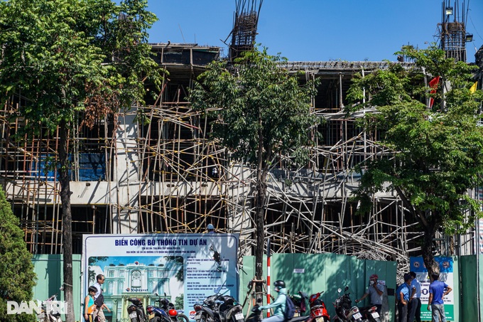 Sập giàn giáo công trình xây dựng ở Đà Nẵng, 5 người thương vong - 2