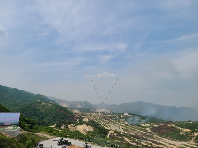 Mỹ - Hàn phô diễn sức mạnh trong tập trận bắn đạn thật lớn chưa từng có - 7 Mỹ - Hàn phô diễn sức mạnh trong tập trận bắn đạn thật lớn chưa từng có - 7