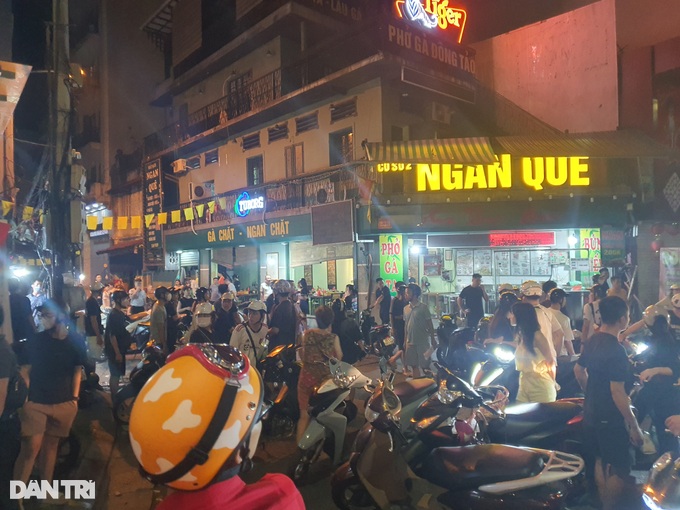 Hà Nội: Một người bị đâm gục tại quán ăn ở phố Lò Đúc - 1