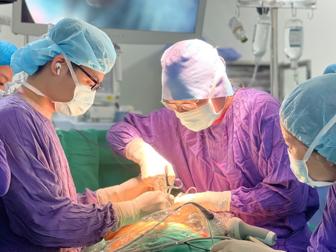 Tập luyện, ăn kiêng đủ kiểu, người phụ nữ 3 mét bẻ đôi nặng vượt 100kg - 1 Tập luyện, ăn kiêng đủ kiểu, người phụ nữ 3 mét bẻ đôi nặng vượt 100kg - 1