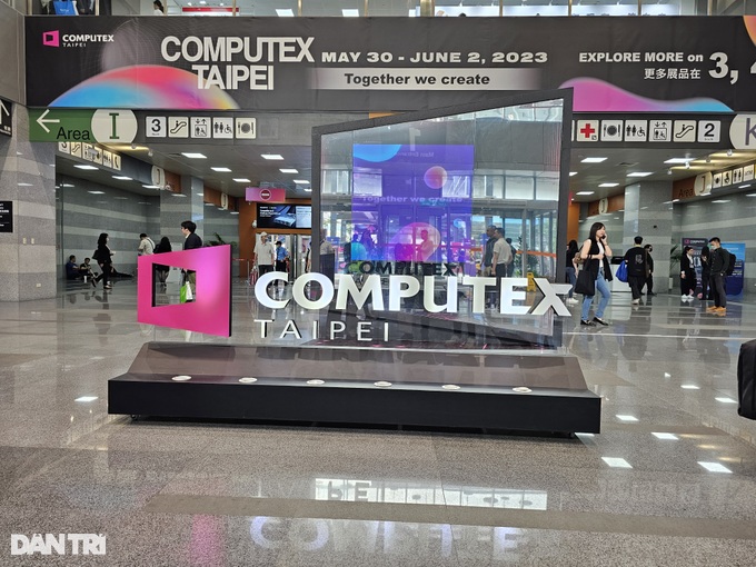 Laptop gaming kết hợp với hãng xe sang tại Computex 2023 - 1