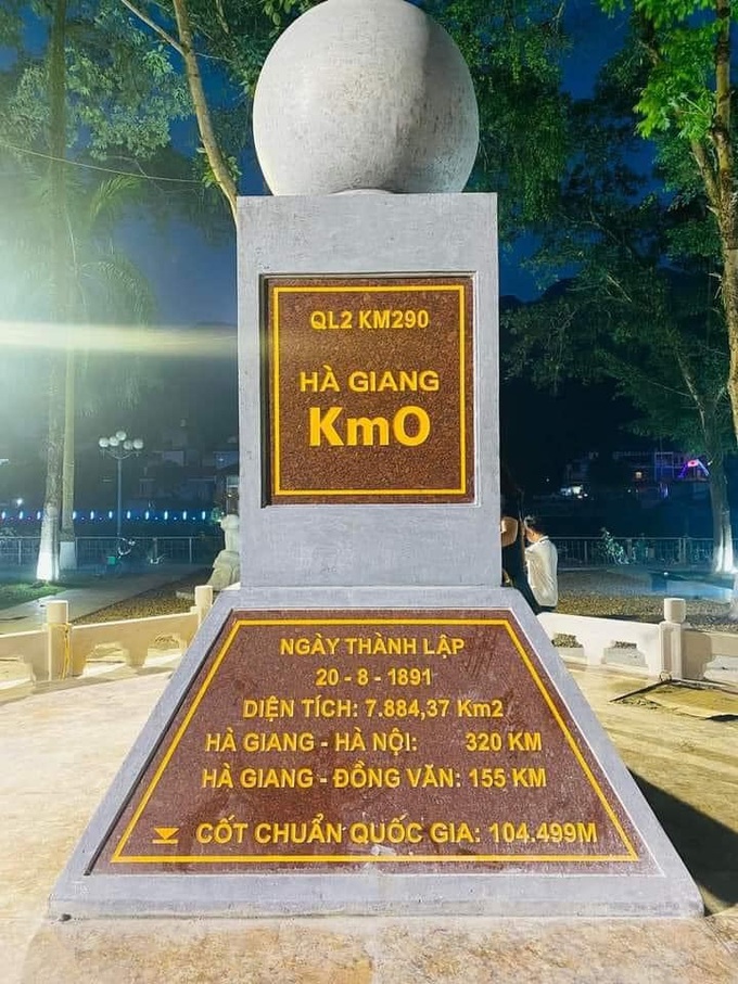 Cột mốc Km0 nổi tiếng ở Hà Giang bị nhổ bỏ, du khách ngẩn ngơ tiếc nuối | Báo Dân trí