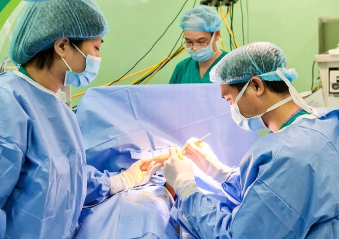 Tai nạn bất ngờ, 3 trẻ bị bỏng nặng vì máy chạy bộ tại nhà - 2 Tai nạn bất ngờ, 3 trẻ bị bỏng nặng vì máy chạy bộ tại nhà - 2