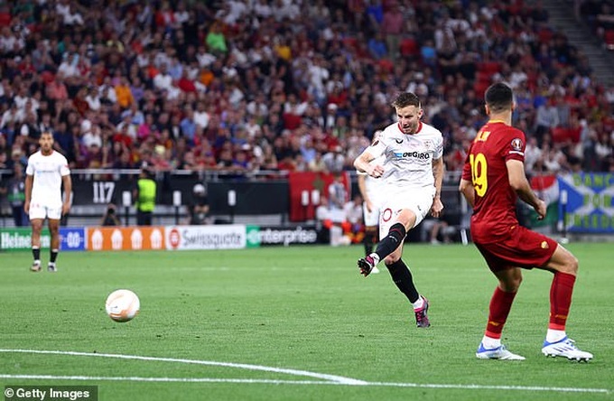 Thắng AS Roma trên loạt luân lưu, Sevilla lần thứ 7 vô địch Europa League - 4