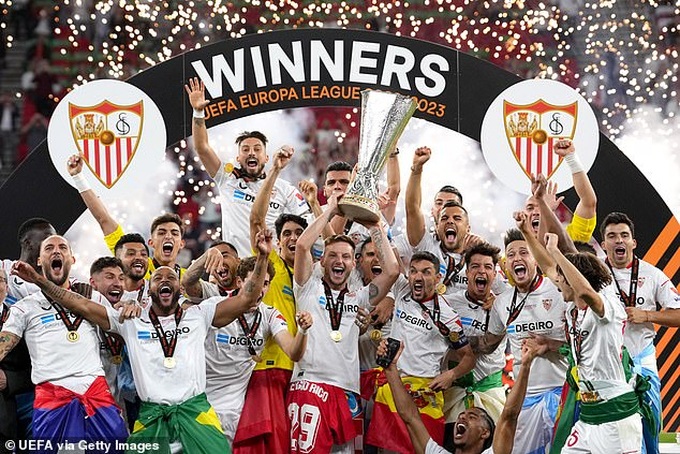 Thắng AS Roma trên loạt luân lưu, Sevilla lần thứ 7 vô địch Europa League - 9