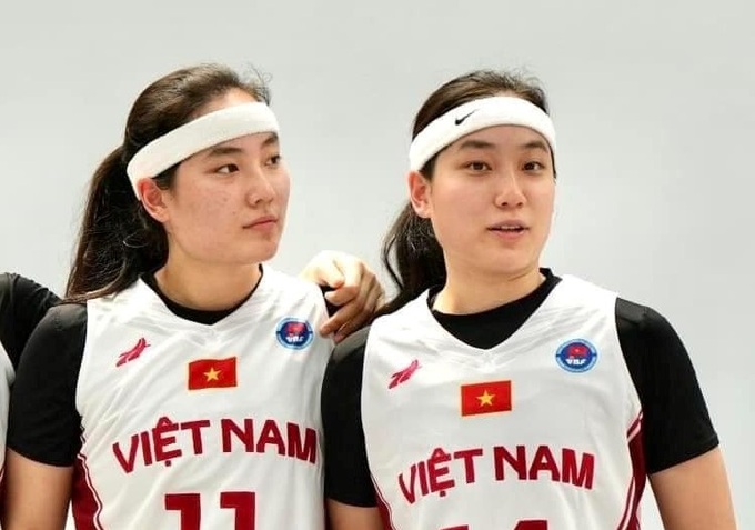 Cặp song sinh tuyển bóng rổ nữ Việt Nam đạt thành tích học tập cao ở Mỹ - 2