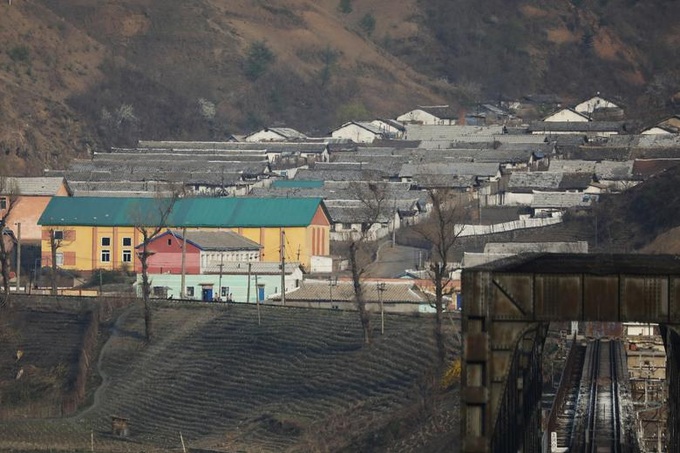 Ảnh hiếm về cuộc sống ở Triều Tiên nhìn từ bên kia biên giới - 11