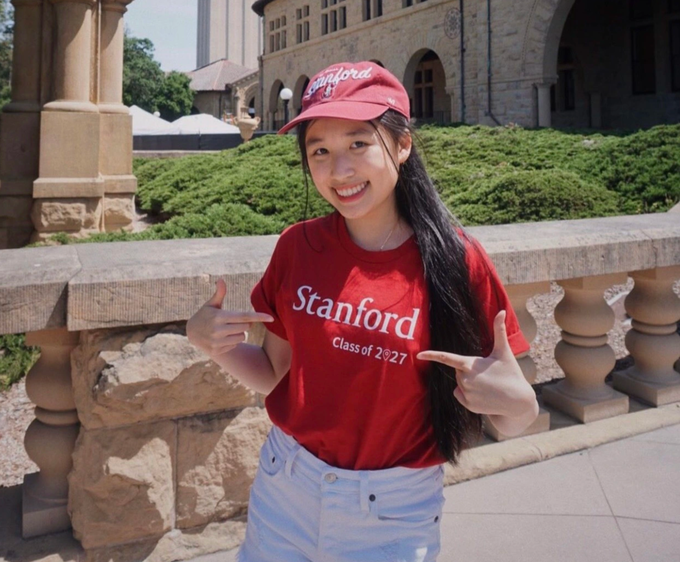 Jenny Huỳnh vừa nhận học bổng ĐH Stanford kiếm hàng trăm triệu từ năm 15  tuổi