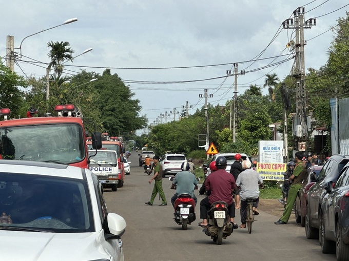 Truy bắt nhóm dùng súng tấn công vào trụ sở công an xã ở Đắk Lắk - 2