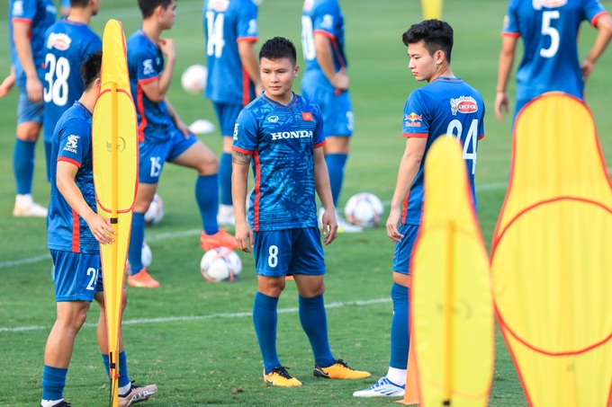 HLV Troussier chốt danh sách tuyển Việt Nam đá giao hữu với Hong Kong - 2