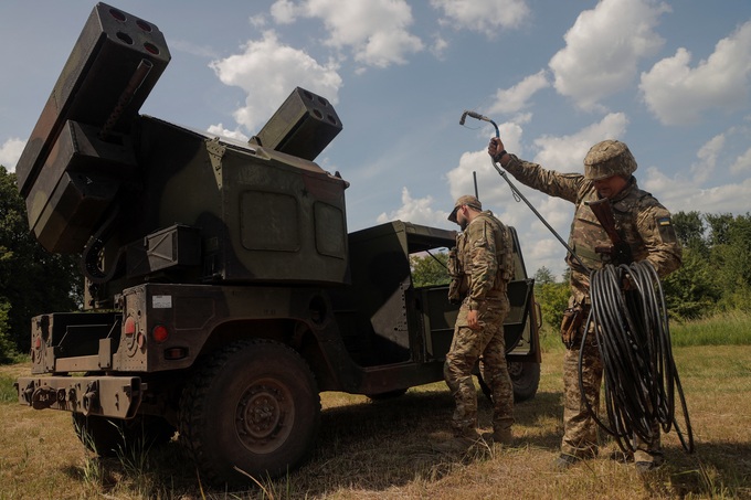 Nga phóng ồ ạt UAV tự sát, tập kích loạt mục tiêu Ukraine trong đêm - 1