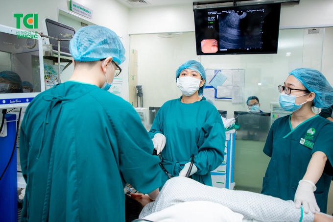 Cắt toàn bộ khối u dưới niêm mạc dạ dày không mổ mở, không đau - 2