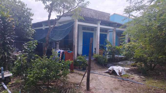 Rủ cháu gái 13 tuổi về nhà chơi rồi yêu 5 lần - 1