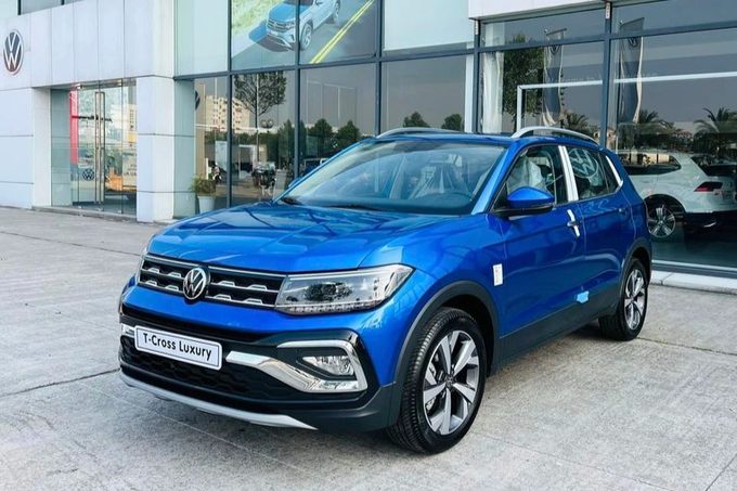 Xe Volkswagen T-Cross trưng bày được giảm 244 triệu đồng, vẫn đắt hơn CX-5 - 1