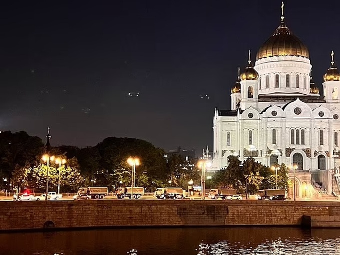 Rộ tin đoàn xe quân sự Wagner tiến vào Rostov, Nga siết chặt an ninh