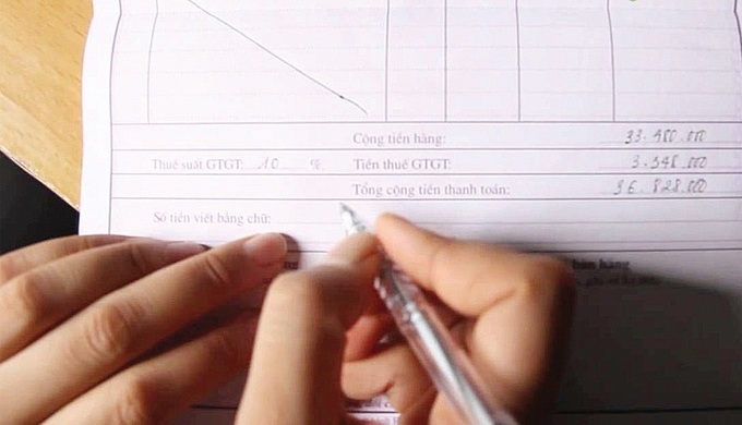 Hậu quả pháp lý nào chờ đón chủ doanh nghiệp viết hộ hóa đơn VAT? - 2 Hậu quả pháp lý nào chờ đón chủ doanh nghiệp viết hộ hóa đơn VAT? - 2