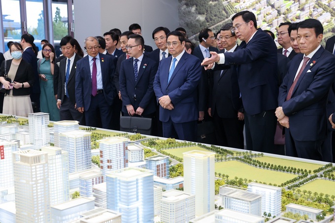 Thủ tướng Phạm Minh Chính ấn tượng với thành phố trong mơ của Trung Quốc - 2
