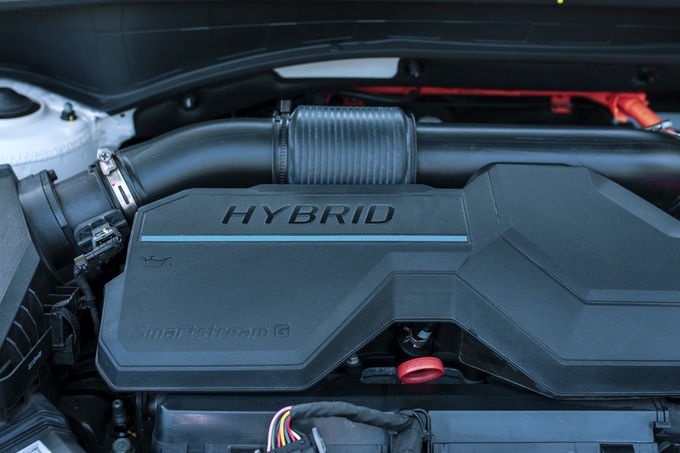 Hyundai Santa Fe Hybrid giá 1,450 tỷ đồng, ăn hơn 5 lít xăng cho 100km - 2