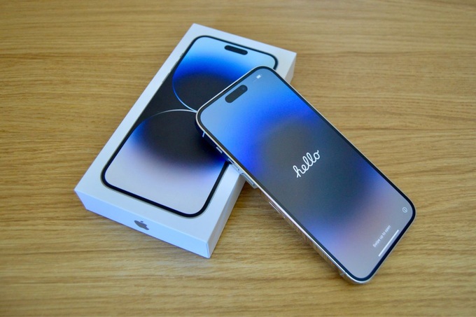 iPhone 14 Pro Max bản khóa mạng giá 19 triệu đồng, khách Việt không mặn mà - 1