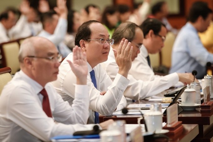 Kẹt xe, ngập nước, bạo hành và những nỗi lo của người dân TPHCM - 2 Kẹt xe, ngập nước, bạo hành và những nỗi lo của người dân TPHCM - 2