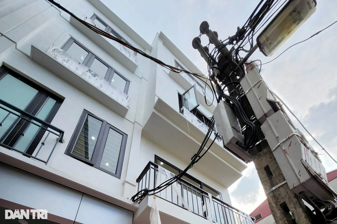 Cần bán gấp, chủ nhà bị môi giới ép trả tiền hoa hồng cao - 1