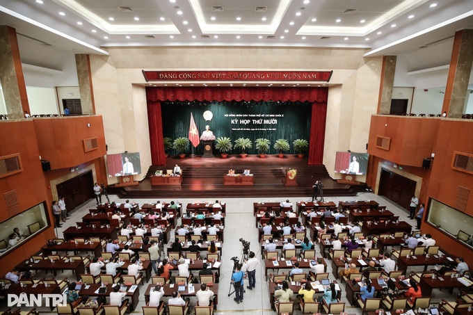 Chất vấn Giám đốc Sở GTVT, đại biểu nói TPHCM nhiều sông nhưng trống đò - 2 Chất vấn Giám đốc Sở GTVT, đại biểu nói TPHCM nhiều sông nhưng trống đò - 2