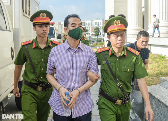 Cựu Thứ trưởng Bộ Ngoại giao Tô Anh Dũng bị đề nghị 12-13 năm tù - 2