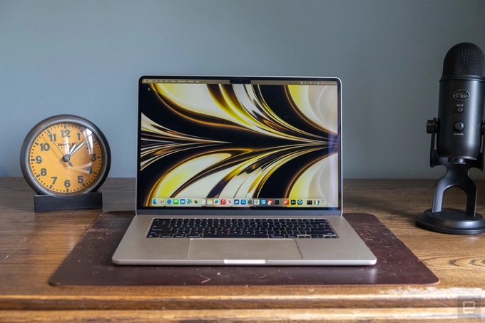 MacBook Air 15 inch giảm giá ngay khi lên kệ tại Việt Nam - 1