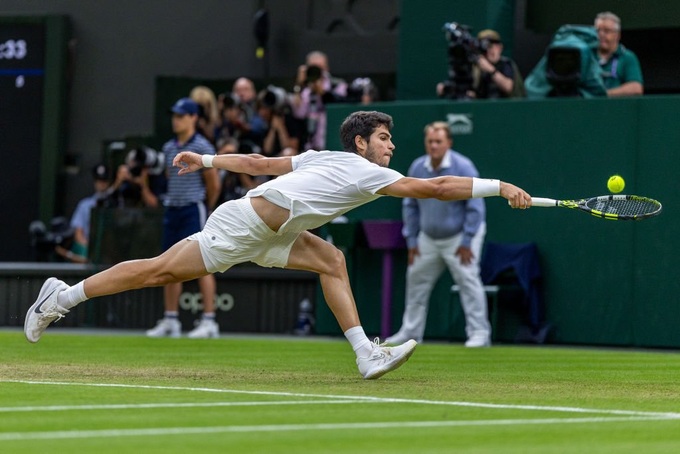 Alcaraz đối đầu Djokovic ở chung kết Wimbledon - 3