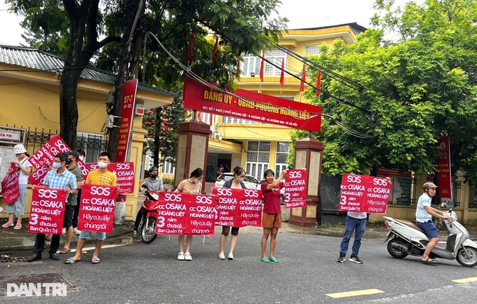 Cư dân kêu cứu, tố ban quản lý tòa nhà khóa thang máy, không xử lý rác thải - 5