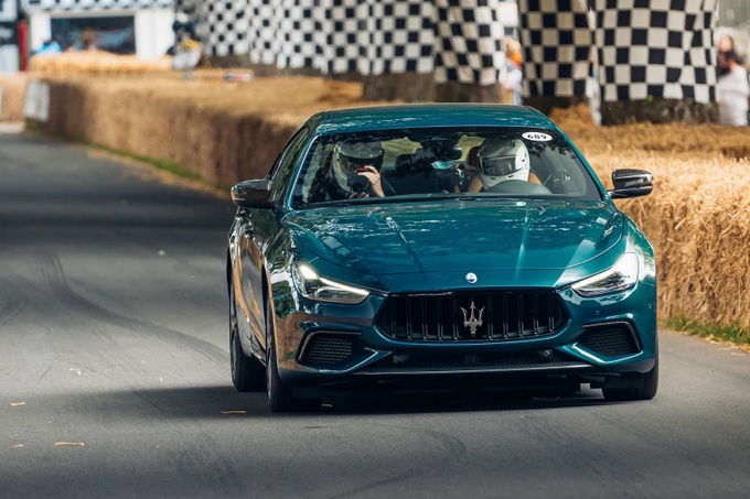 Maserati Ghibli 334 Ultima ra mắt, lập kỷ lục sedan nhanh nhất thế giới - 2