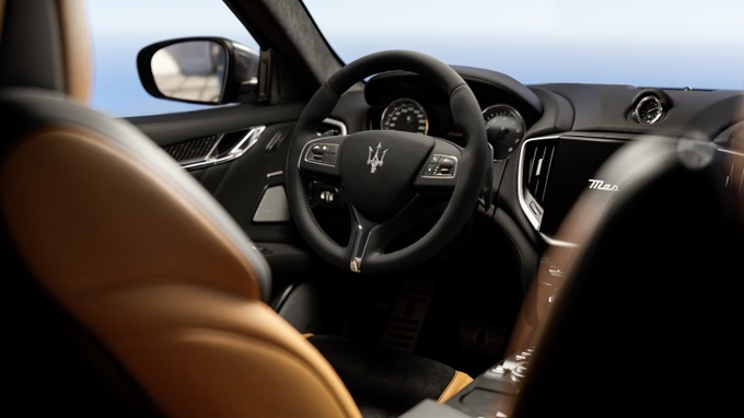 Maserati Ghibli 334 Ultima ra mắt, lập kỷ lục sedan nhanh nhất thế giới