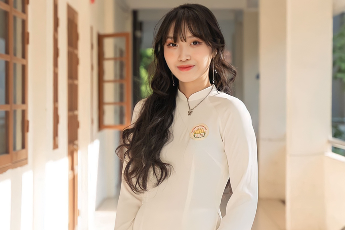 Nữ sinh có điểm văn cao nhất Hà Nội: Không thích flex thành tích lên mạng - 1