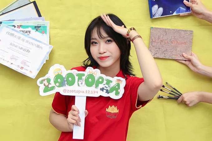 Nữ sinh có điểm văn cao nhất Hà Nội: Không thích flex thành tích lên mạng - 2