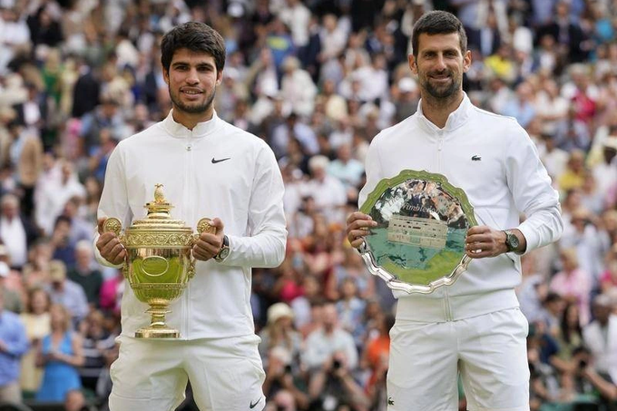 Alcaraz bị trừ điểm, Djokovic bám sát ở ngôi số một thế giới - 1