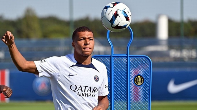 Bị PSG đối xử phũ phàng, Kylian Mbappe phản ứng bất ngờ - 1