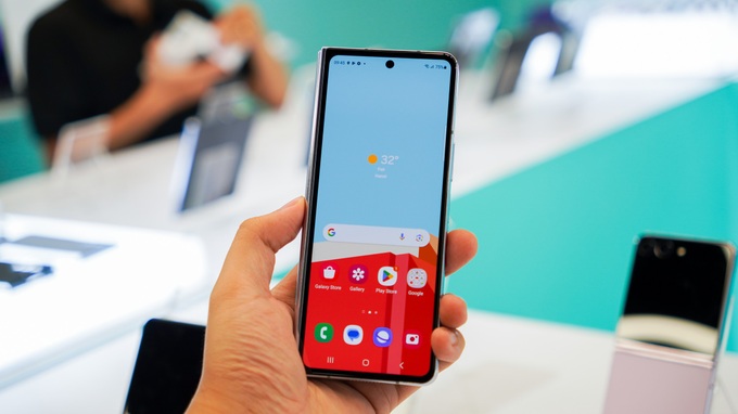 Samsung vẫn giữ nguyên kích thước màn hình chính và phụ trên Galaxy Z Fold5 so với phiên bản cũ.